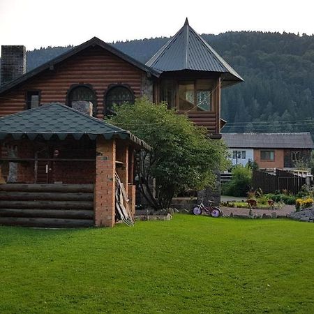 Complex "Shum Lisu" Lägenhet Tatariv Exteriör bild